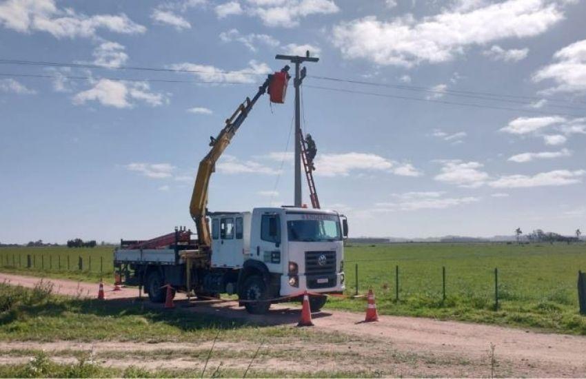 CEEE Equatorial restabelece energia para 65% dos clientes atingidos pelo temporal dessa segunda (15)