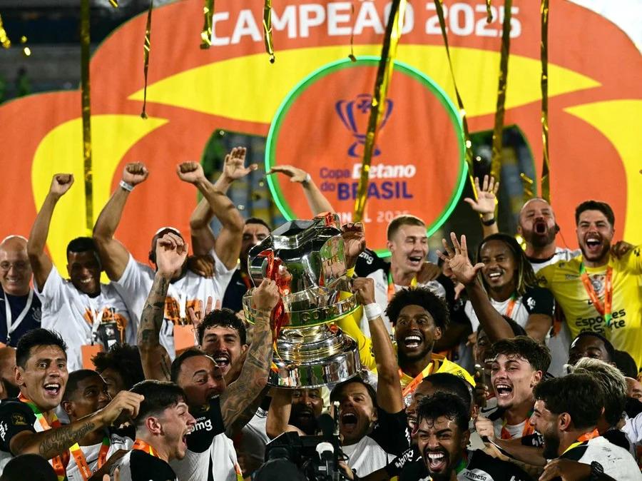 Corinthians vence o Vasco no Maracanã e conquista o título da Copa do Brasil