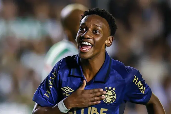 Grêmio terá em Gabriel Mec a articulação do meio campo ao lado de Arthur 