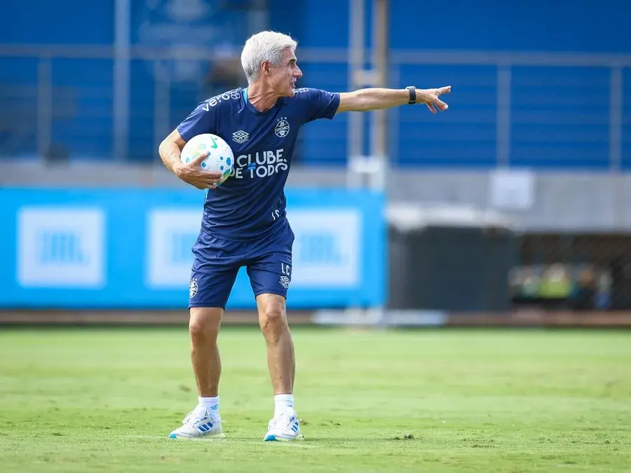 Grêmio visita o São Paulo em busca da primeira vitória fora de casa no Brasileirão