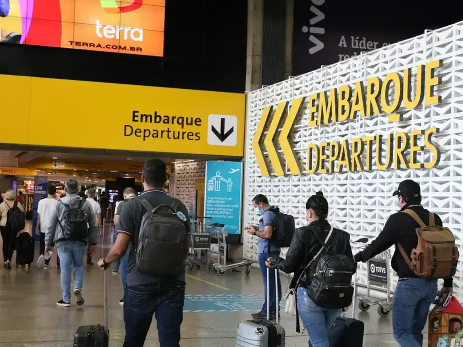 Jovem faz trote sobre explosivo no aeroporto de Guarulhos e GATE é acionado