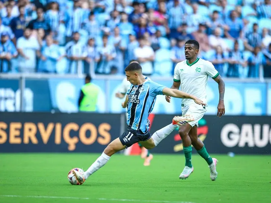 Monsalve sofre lesão muscular e volta a desfalcar o Grêmio na temporada; veja a previsão de volta