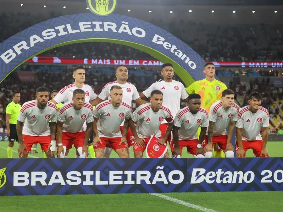 Pezzolano poderá repetir contra o Palmeiras o mesmo time do empate com o Flamengo