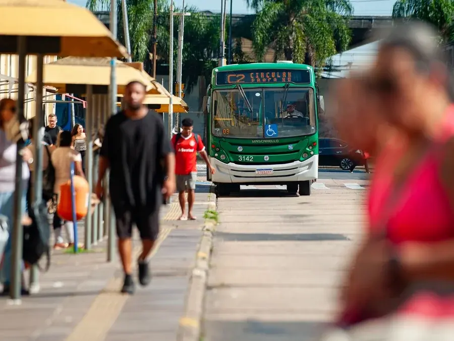 Usuários de transporte público reclamam do aumento da tarifa de ônibus em Porto Alegre: 