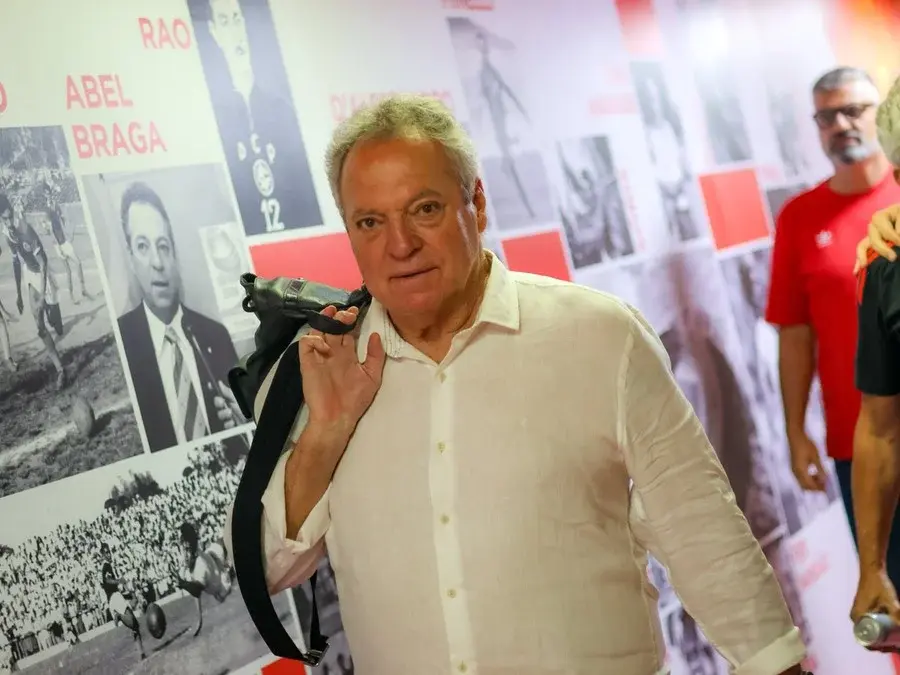 Abel Braga ganha protagonismo nos bastidores e vira peça-chave na reação do Inter