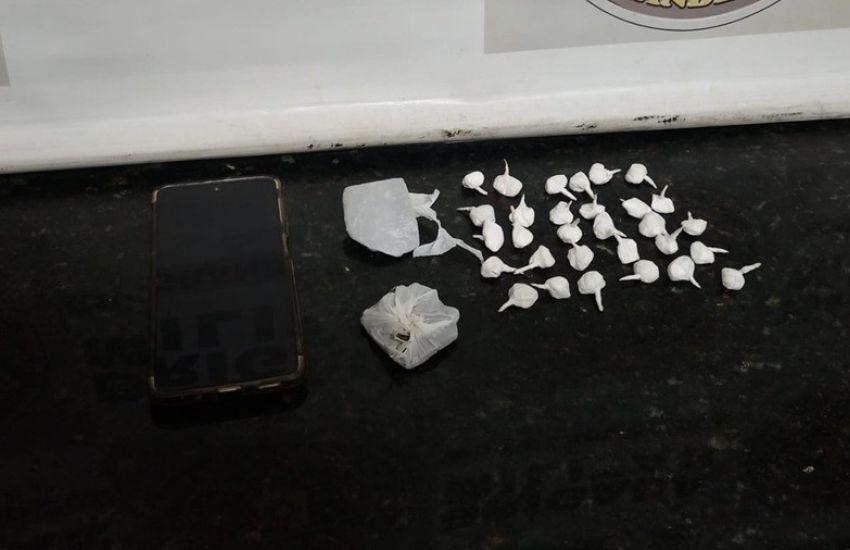 Brigada Militar prende mulher por tráfico de drogas em São Lourenço do Sul durante ação de rotina