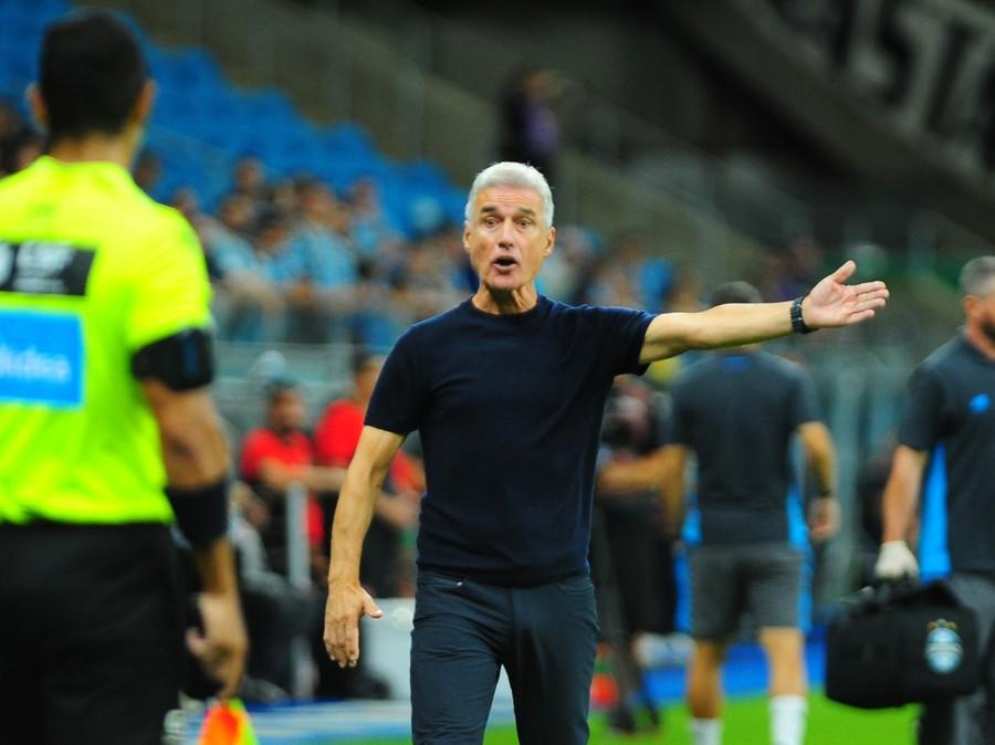 Castro manifesta apoio a Marlon e elogia atuação do Grêmio: “Me deixa satisfeito”