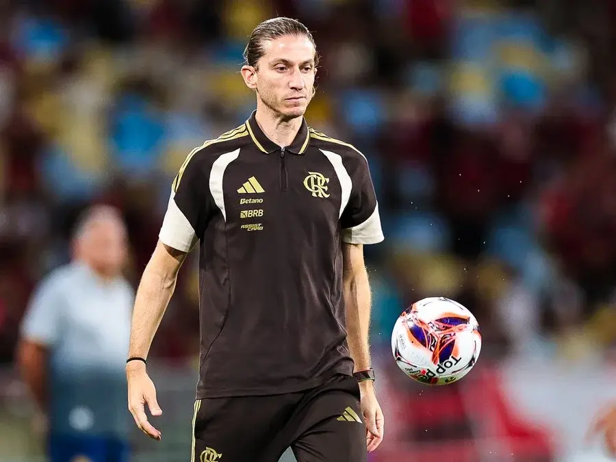 Flamengo demite Filipe Luís após goleada de 8 a 0 e vaga na final do Carioca