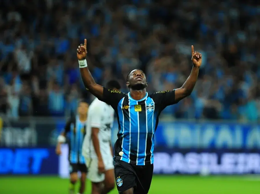 Grêmio encontra dificuldades para renovar com dois titulares