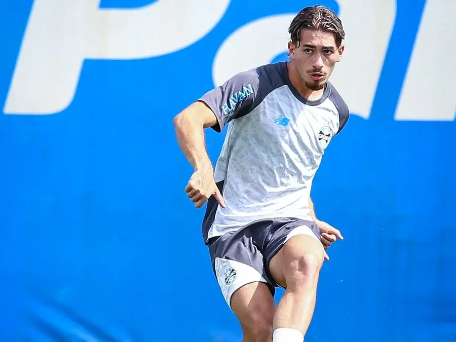 Grêmio: Luís Castro pode apostar em jovem na lateral esquerda contra o Palmeiras
