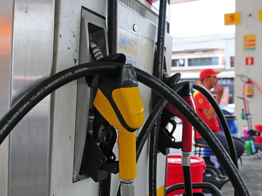 Guerra no Oriente Médio: governo vai monitorar mercado de combustíveis