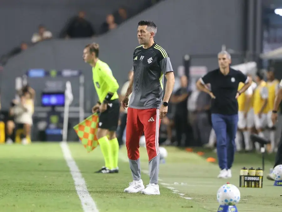 Pezzolano valoriza intensidade e união após vitória do Inter na Vila Belmiro