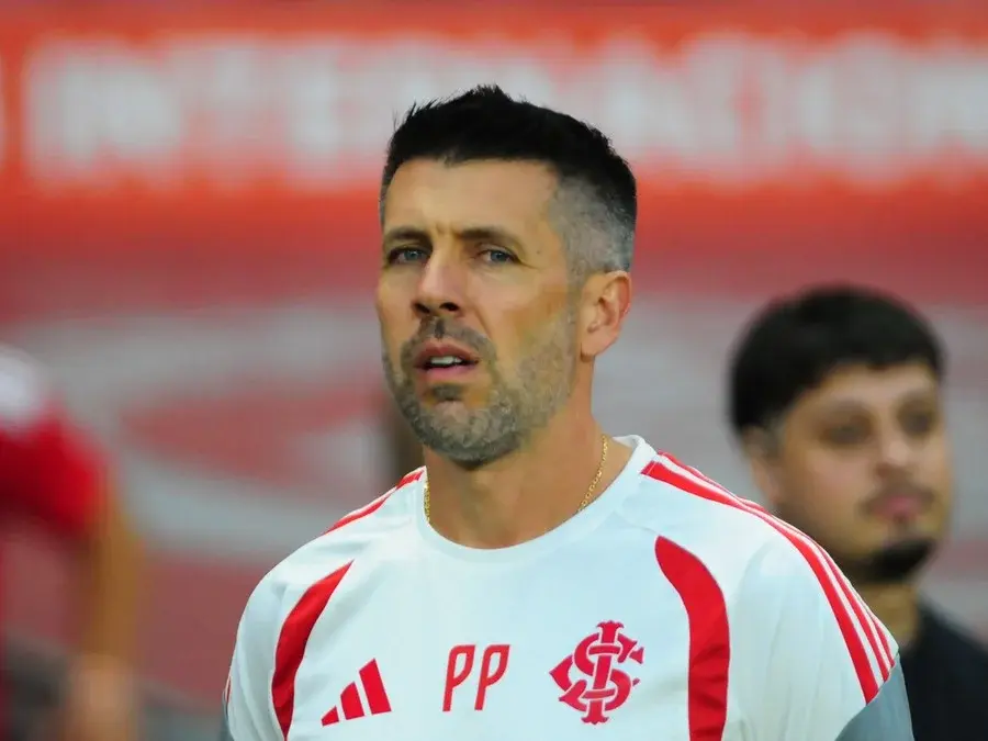 ‘Trabalho’ marca discurso de Pezzolano após vitória que tira o Inter do Z-4