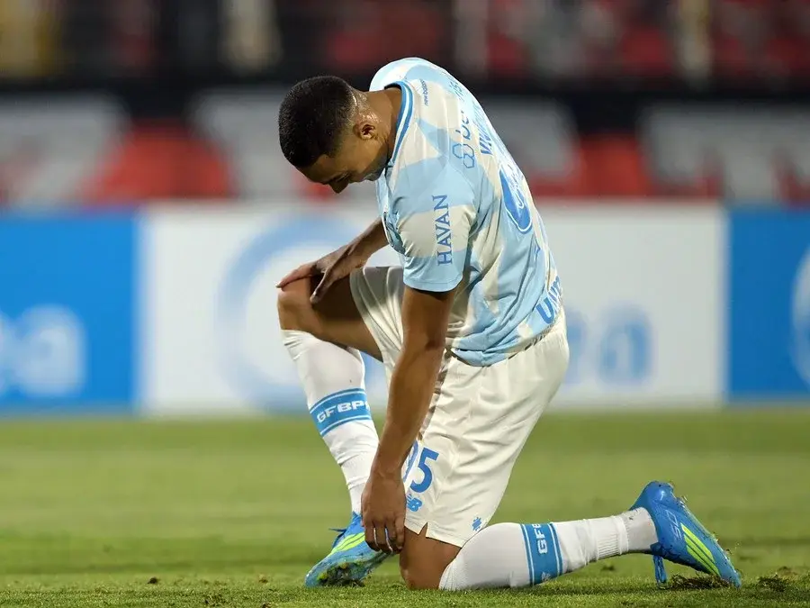 “A gente fica frustrado”, lamenta Carlos Vinícius pelos três pênaltis perdidos no empate do Grêmio com o Palestino