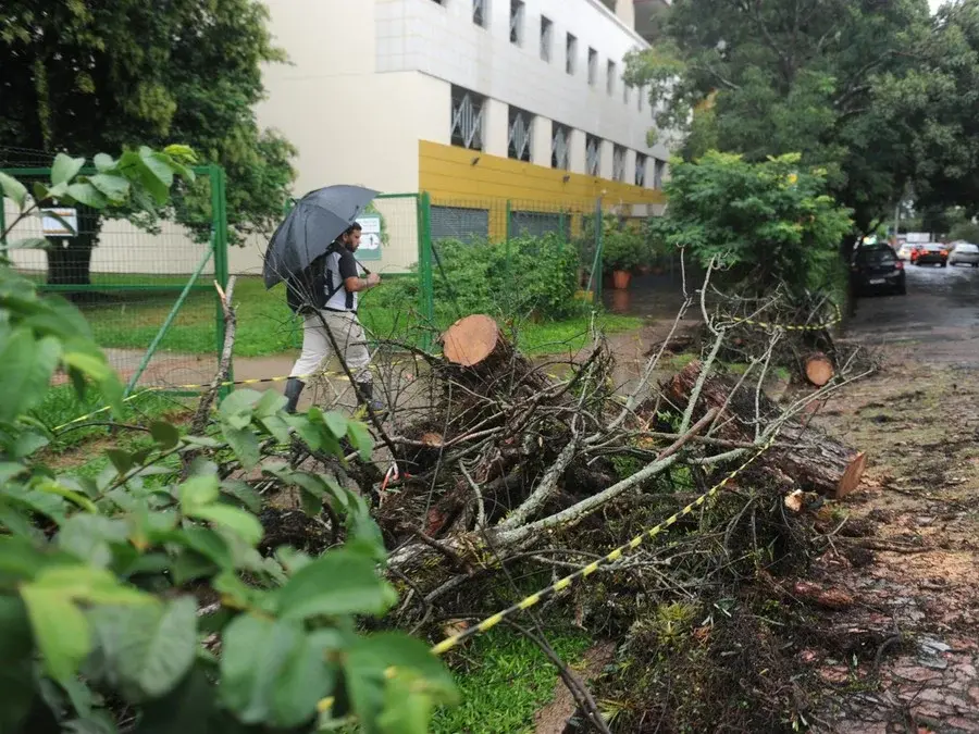 Bairro Guarujá registra 52.8 mm de chuva acumulada em Porto Alegre