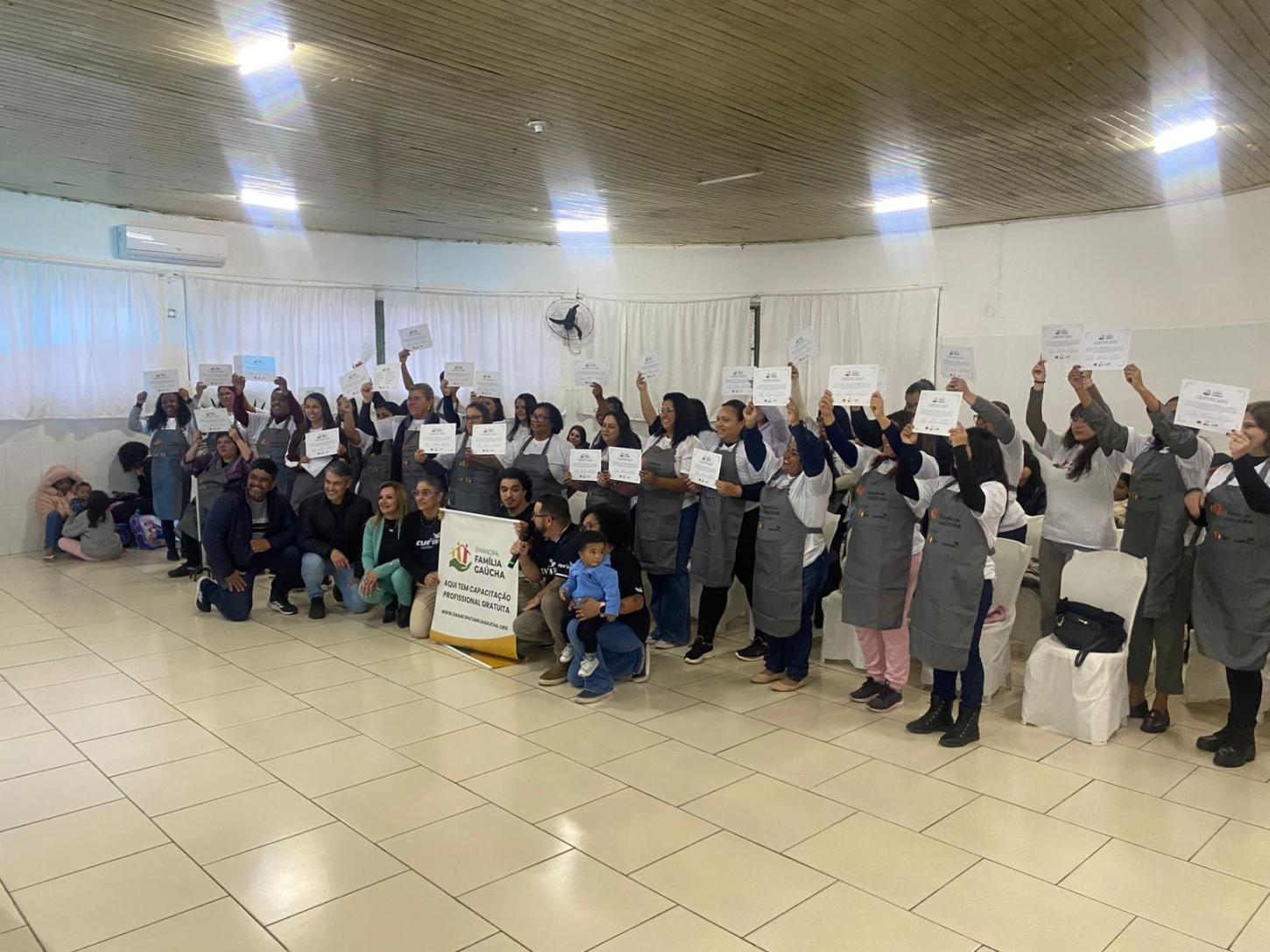 FORMATURA DO CURSO DE GASTRONOMIA DO EMANCIPA FAMÍLIA GAÚCHA EM GUAÍBA