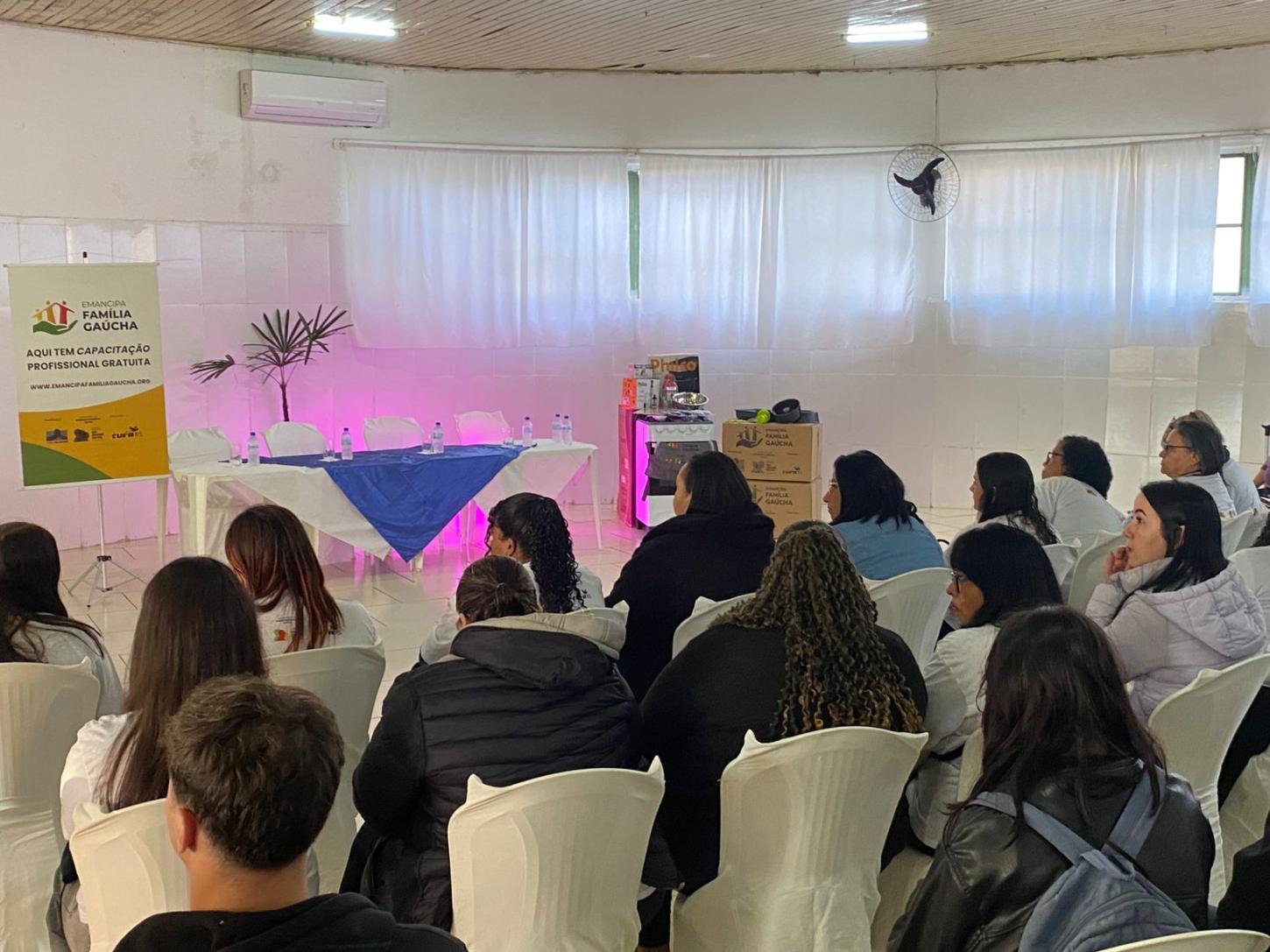 FORMATURA DO CURSO DE GASTRONOMIA DO EMANCIPA FAMÍLIA GAÚCHA EM GUAÍBA