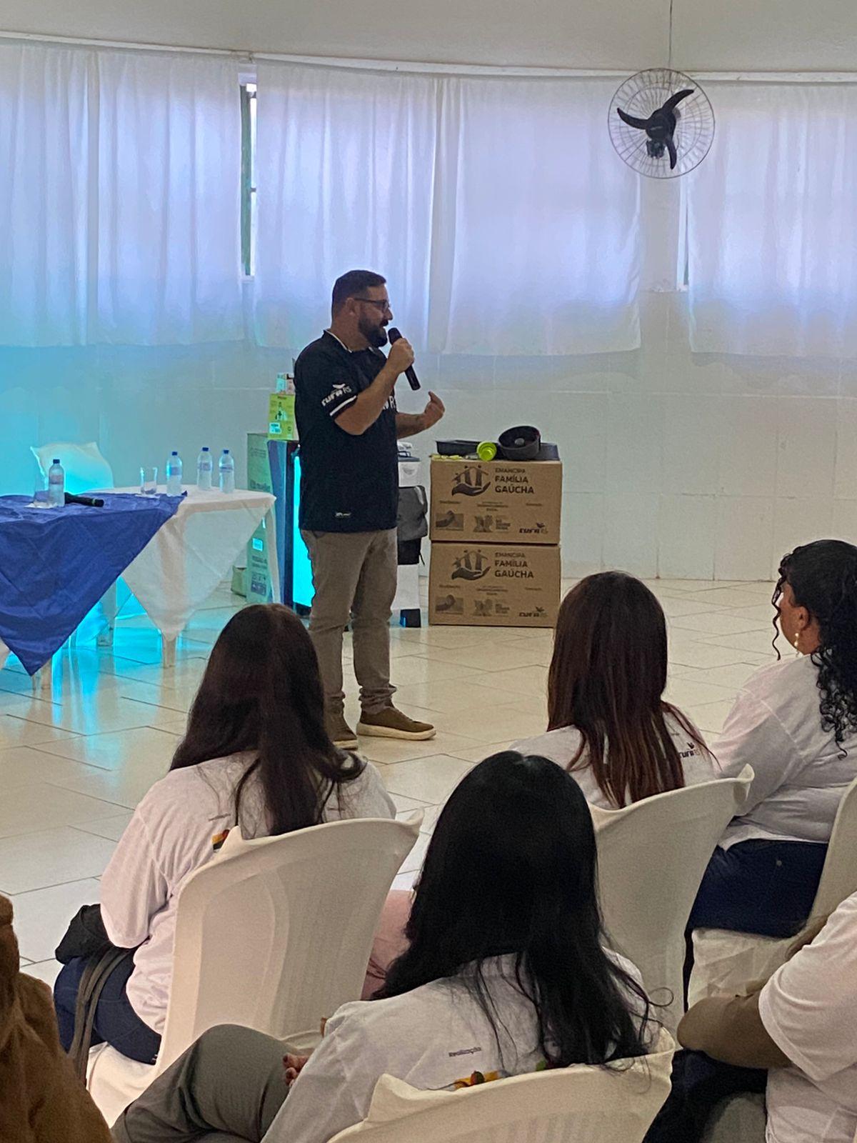 FORMATURA DO CURSO DE GASTRONOMIA DO EMANCIPA FAMÍLIA GAÚCHA EM GUAÍBA